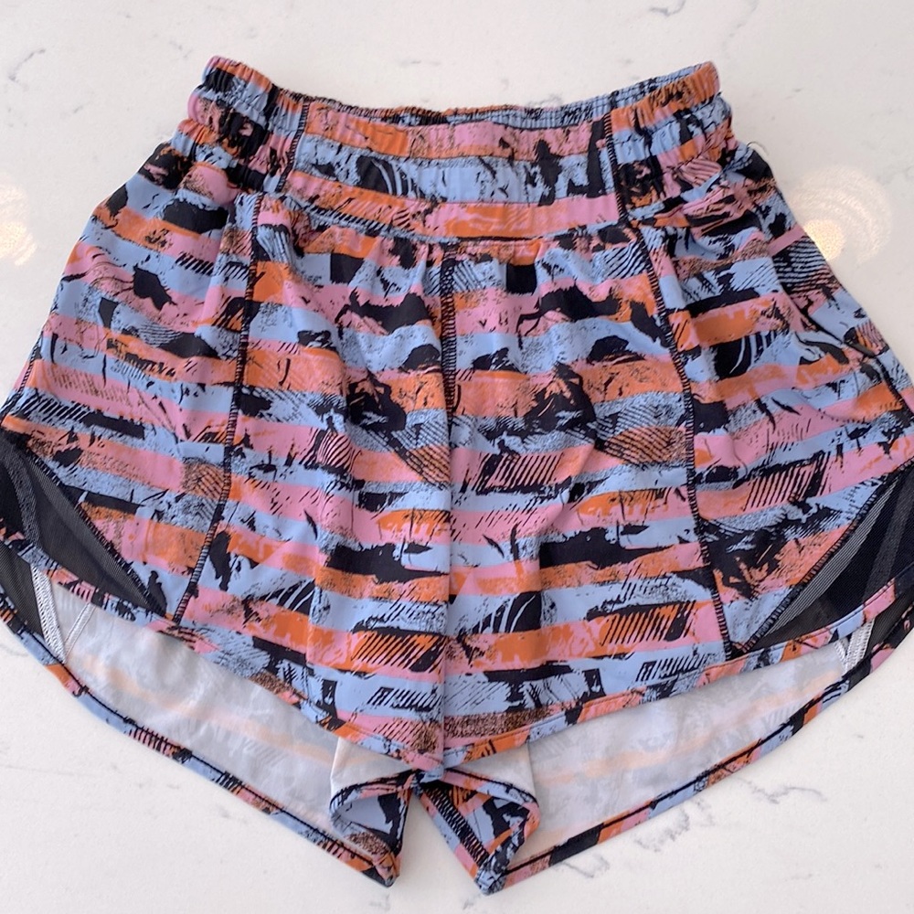 Lululemon hotty hot 2.5 mid-rise